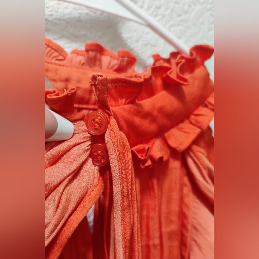 Sleeveless Ruffled Blouse - Picture 9 of 10